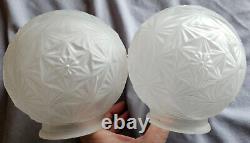 2 Art Deco Globes signed SONOVER in frosted molded glass for a 1930 lamp luminaire.