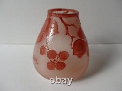 ART DECO PATE DE VERRE VASE signed MODA for DAUM FROSTED MULTI LAYER CRYSTAL ARTISTRY