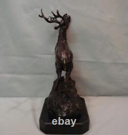 Animalier Deer Hunting Sculpture in Art Deco Style and Art Nouveau Bronze