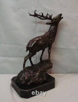 Animalier Deer Hunting Sculpture in Art Deco Style and Art Nouveau Bronze