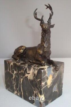 Animalier Deer Hunting Statue Sculpture in Art Deco and Art Nouveau Bronze Style