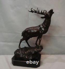 Animalier Deer Hunting Style Art Deco Style Art Nouveau Bronze Statue Sculpture