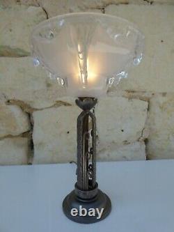 Art Deco 1920 1930 Lamp, Wrought Iron Footing And Globe Signed Ezan