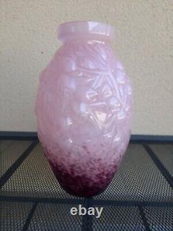 Art Deco Vase, Signed André Delatte, In Pink-violet Glass / Brocante-et-compagnie