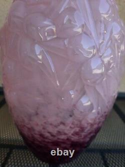 Art Deco Vase, Signed André Delatte, In Pink-violet Glass / Brocante-et-compagnie