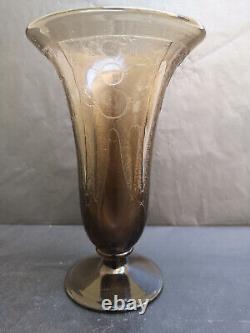 Art Deco signed Véramé acid-etched decor vase Perfect condition height 22 cms