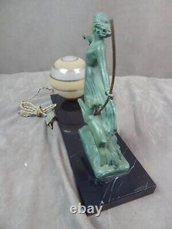 BEAUTIFUL ART DECO LAMP DIANE THE HUNTRESS. Signed A. VERHEZE