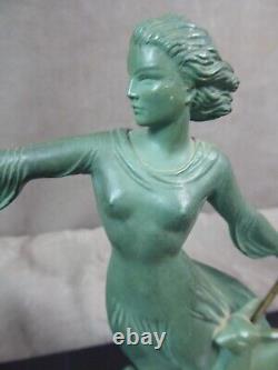 BEAUTIFUL ART DECO LAMP DIANE THE HUNTRESS. Signed A. VERHEZE