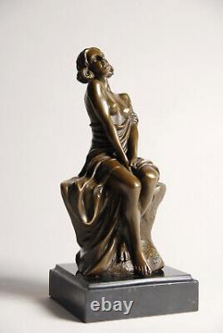 Beautiful Art Deco Bronze Sculpture Signed Cesaro