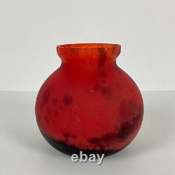 Beautiful Art Deco vase in glass paste signed Lorrain from 1930