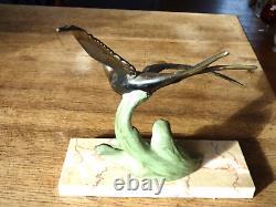 Beautiful Swallow Bird Statue in Regule with Marble Art Deco Base, Unsigned