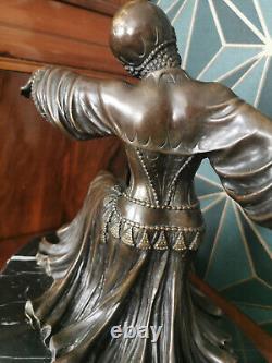 Bronze signed by Masier Jean Pierre, Art Deco period 1920-1930, oriental dancer.