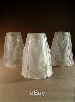 Degué For Mouynet Series Of 3 Art Deco Tulips Signed In Molded Glass 1930