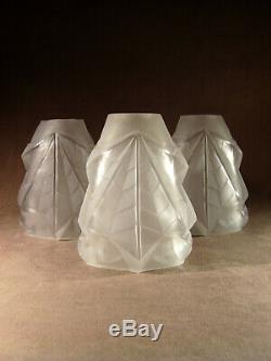 Degué Series Of 3 Art Deco Tulips Signed In Molded Glass Pressed 1930
