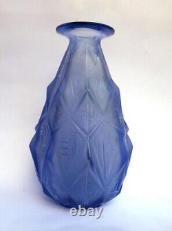 Diamond-Shaped Vase Sabino Art Deco Signed Blue Opalescent