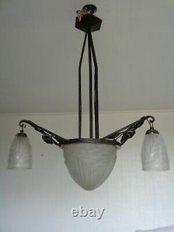 Former Art Deco Chandelier By Schneider In Glass With 3 Tulips 1 Shell Degue Muller