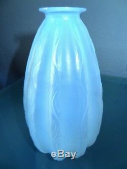 Former Opalescent Glass Vase Signed Sabino Paris France Art Deco Art Nouveau