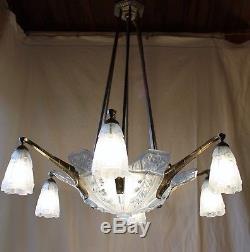 Large Signed Gilles Chandelier In Pressed-molded Glass, 9-light Art Deco Period