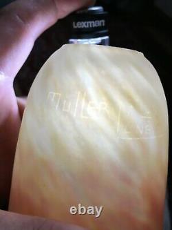 Muller Brothers, 3 Tulips Signed Glass Paste