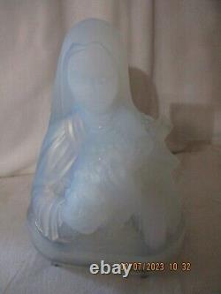 OLD ART DECO OPALESCENT GLASS NIGHT LIGHT signed ETLING - BUST OF St THERESE