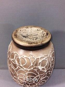 Ovoid ceramic vase by Louis Dage in Art Deco style signed underneath, spaghetti decoration