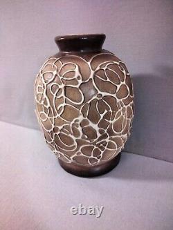 Ovoid ceramic vase by Louis Dage in Art Deco style signed underneath, spaghetti decoration