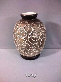 Ovoid ceramic vase by Louis Dage in Art Deco style signed underneath, spaghetti decoration