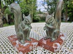 Pair of ART DECO 1930 bookends in signed Leducq squirrel in excellent condition