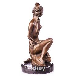 Sculpture of a Nude Woman Art Deco in Bronze on Black Marble After Milo