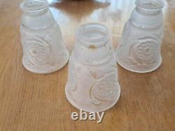 Set of three Art Deco tulips in molded pressed glass signed VLIEGHE FRANCE