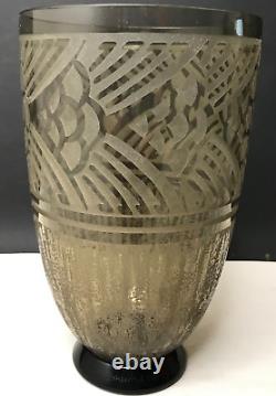 Signed acid-etched Daum vase, Art Deco period, antique vintage