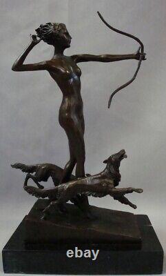 Statue Sculpture of Diana the Huntress Artemis Nude in Art Deco Style Art