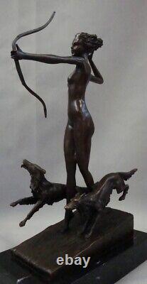 Statue Sculpture of Diana the Huntress Artemis Nude in Art Deco Style Art