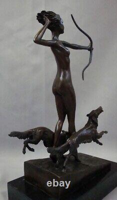 Statue Sculpture of Diana the Huntress Artemis Nude in Art Deco Style Art