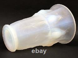 Sublime OPALESCENT Art Deco VASE with PARROTS signed VERLUX No LALIQUE SABINO ETLING