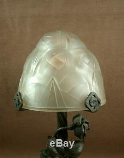 Superb Lamp Art Deco Wrought Iron And Signed Obus Glass Pressed Degué 1930