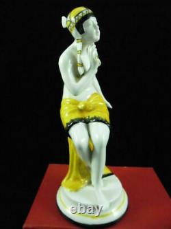 Tres Belle Figurine Or Tanagra Ancient Porcelain. Signee. Art Deco