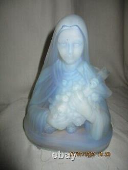 ANCIEN VEILLEUSE ART DECO VERRE OPALESCENT signée ETLING -BUSTE St THERESE