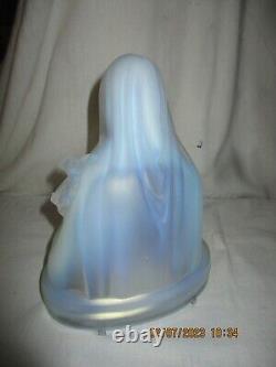 ANCIEN VEILLEUSE ART DECO VERRE OPALESCENT signée ETLING -BUSTE St THERESE