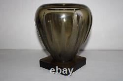 Ancien vase Art Déco en verre moulé signé VERLYS France, ovoïde, hauteur 18.5 cm