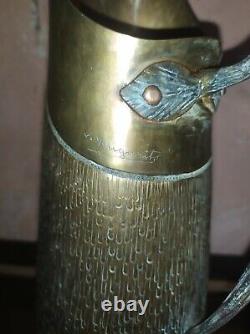 Art déco art nouveau pichet verseur Signé V. Mugaritz laiton bronze Brass