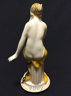 Art déco superbe figurine féminine en porcelaine cira 1920 signée