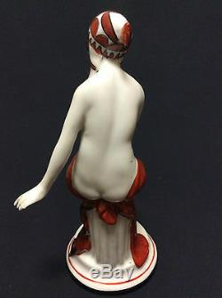 Art déco superbe figurine féminine en porcelaine circa 1920 signée