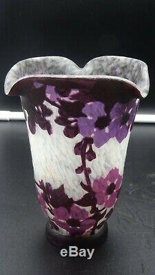 Authentique lampe avec tulipe en pâte de verre multicouche signé Muller Frères
