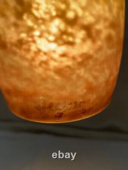 Belle Lampe ART DECO en fer forgé et pate de verre signé DEGUE