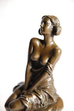 Belle sculpture Art Déco en bronze signée Cesaro