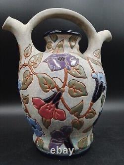 Grand Vase Aiguière Art Déco fleurs émaillé signé Amphora République Tchèque