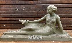 Grande Sculpture Art Deco Femme avec Chien Terre Cuite Signé Melani