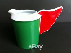 LOT DE 2 POTS À LAIT EN PORCELAINE signés JEAN CHARLES de CASTELBAJAC