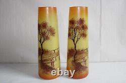 Paire de vases en verre peint Art Déco, signé RUELLE, verre moulé, paysage, 24.4